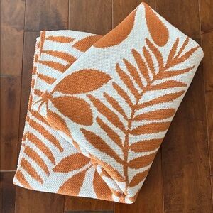 In2Green Woven Blanket Graphic Botanical Print EUC Eco Luxury Recycled Like New